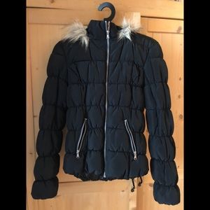 H&M | Black puffy jacket